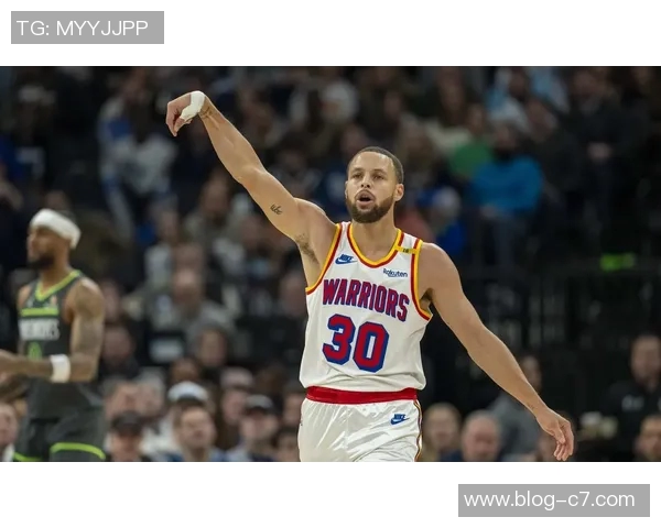 库里三分雨狂飙六记勇士官方评选最佳球员荣耀归属他